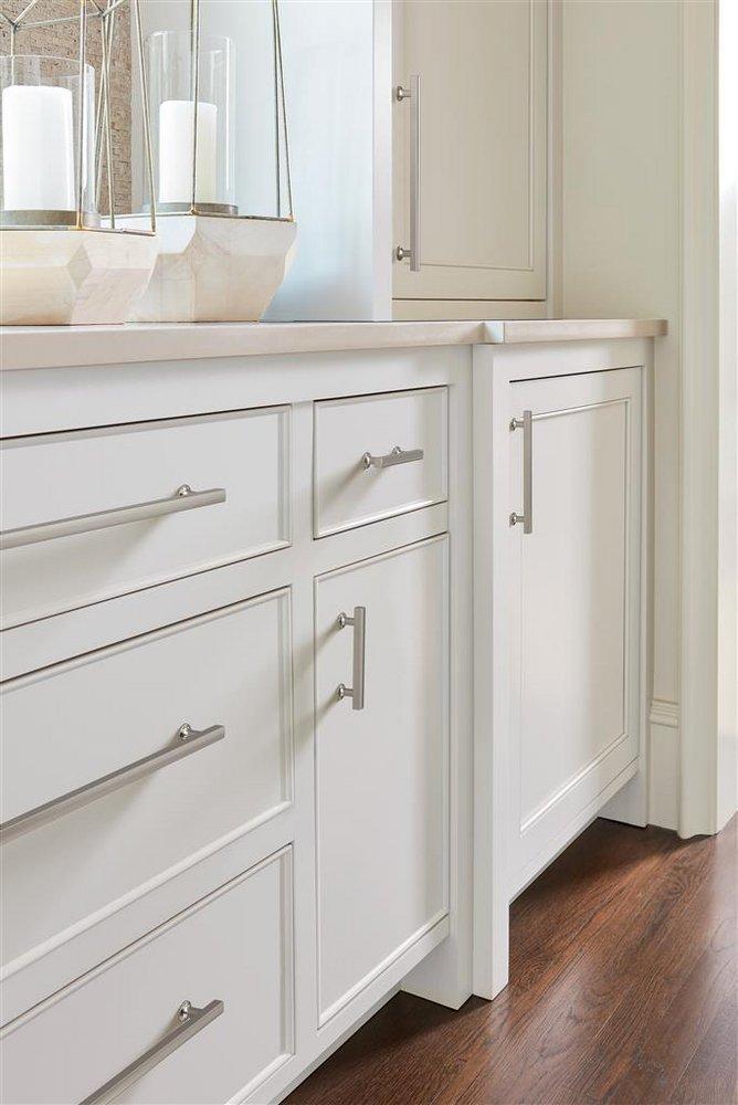EVERETT 6-5/16 160 MM CENTER-TO-CENTER SATIN NICKEL CABINET PULL 