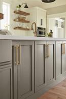 EVERETT 8-13/16 224 MM CENTER-TO-CENTER CHAMPAGNE BRONZE CABINET PULL 