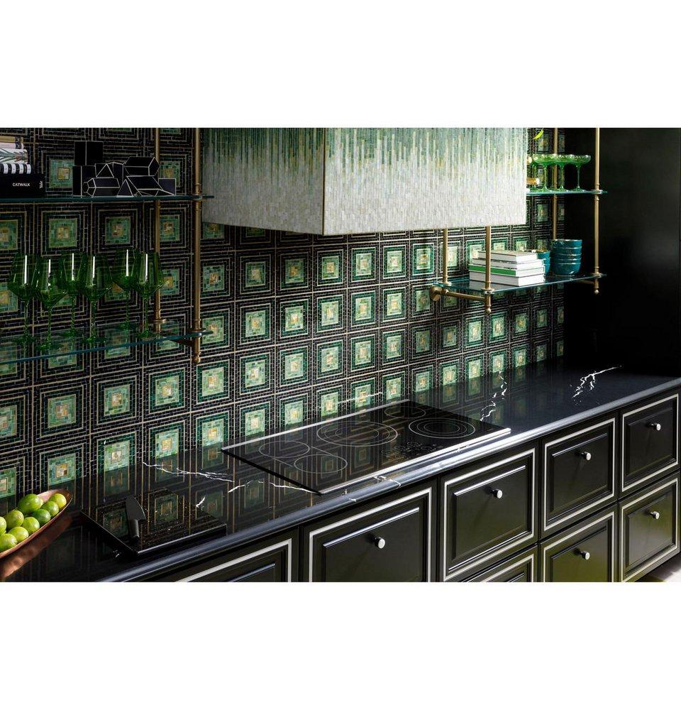 30 in. 5 Burner Radiant Cooktop in Black 