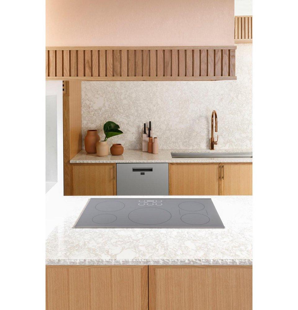 GE Caf&eacute; Stainless Steel 5-Element Induction Cooktop 