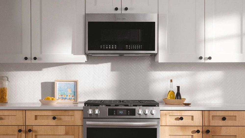 Frigidaire Gallery Stainless Steel 1.5kW 1.9 cu. ft. Ducted or Ductless Over the Range Microwave 