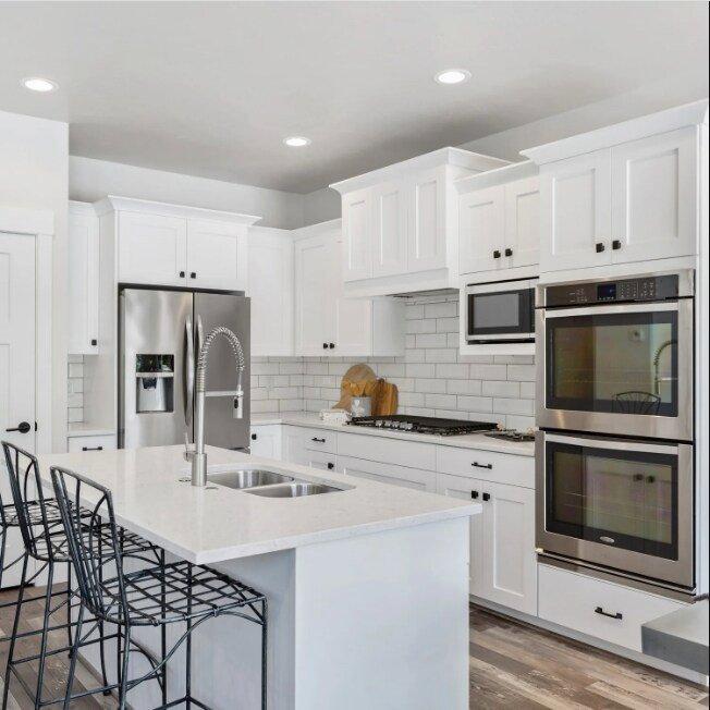 Feit Electric White 7-2/5 x 2-7/10 in. 14.3W LED Recessed Housing & Trim 