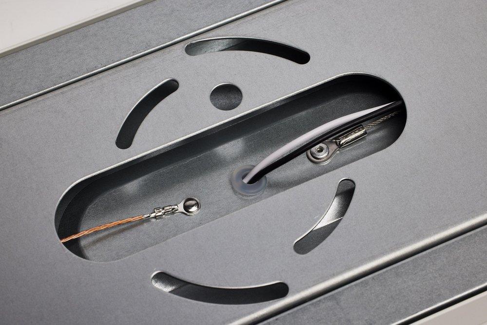 BLINK PRO - 32 WATT; 5.5 IN. X 36 IN.; SURFACE MOUNT LED; CCT SELECTABLE; 90 CRI; WHITE FINISH; 120/277 VOLT; RECTANGULAR SHAPE 