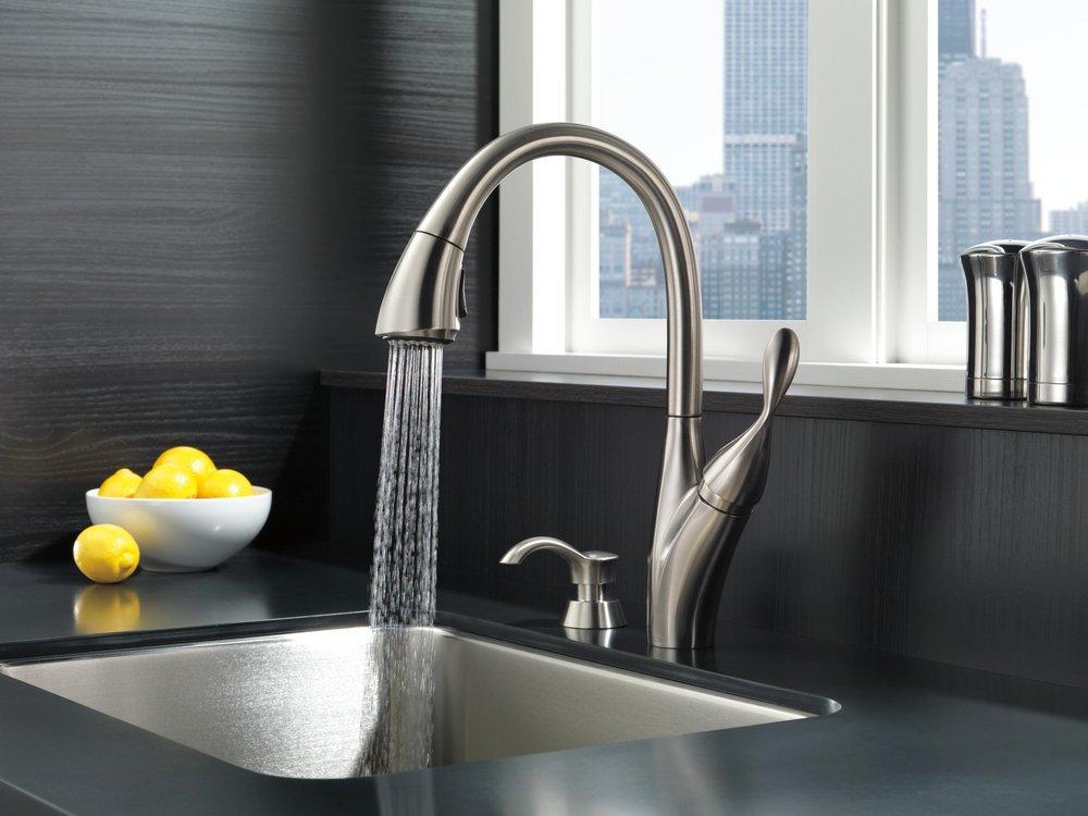 Delta Faucet Spotshield Stainless Single Handle Pull Down Kitchen Faucet 