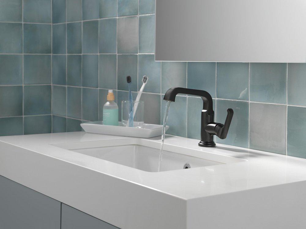 DELTA TETRA SINGLE HANDLE BATHROOM FAUCET 