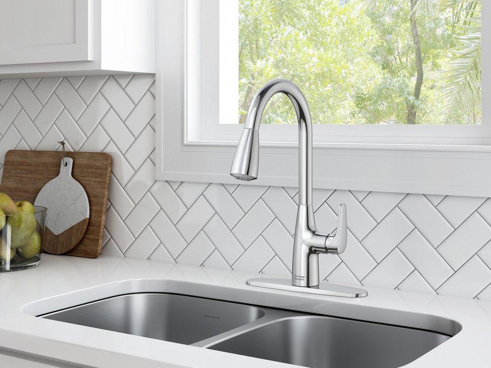 Single Handle Pull Down Kitchen Faucet in Polished Chrome 