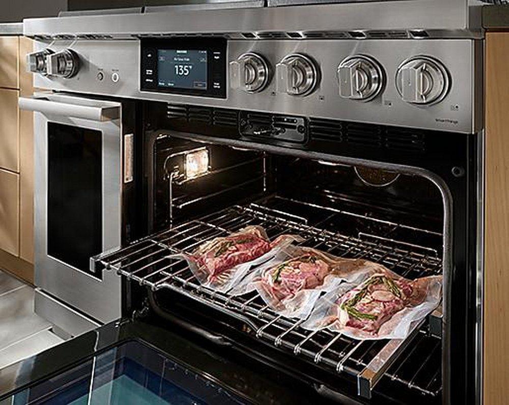 Dacor Silver Stainless 47-7/8 x 36 in. 22000 BTU 6.4 cu. ft. 6-Burner Sealed Gas Freestanding Range 