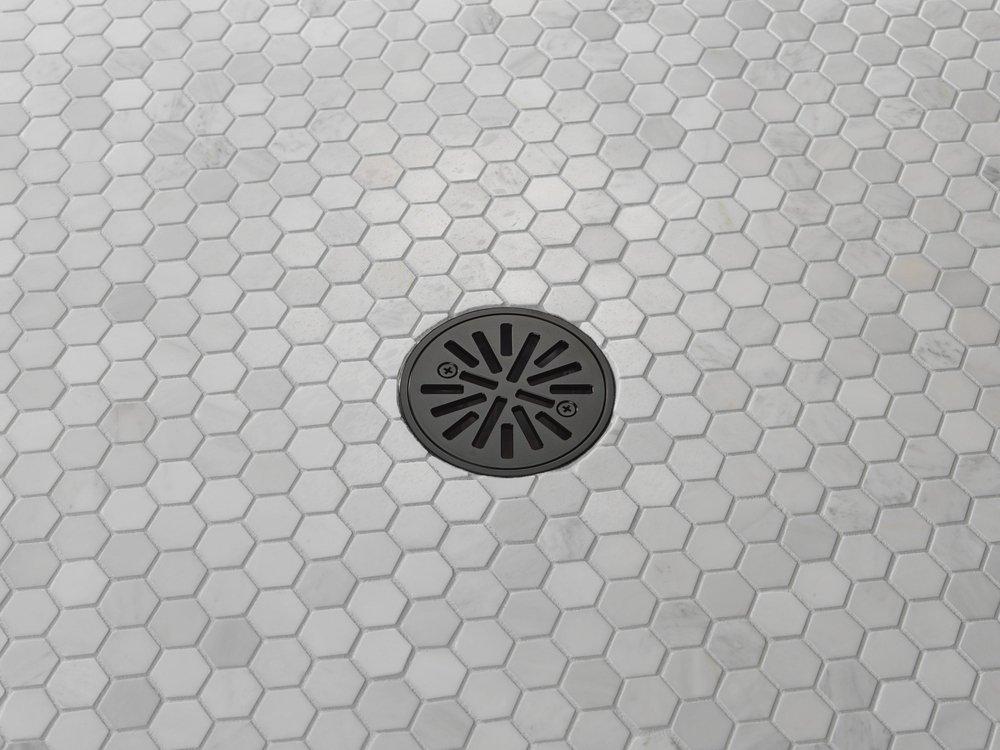 DELTA OTHER: 4 TILE-IN ROUND SHOWER DRAIN 