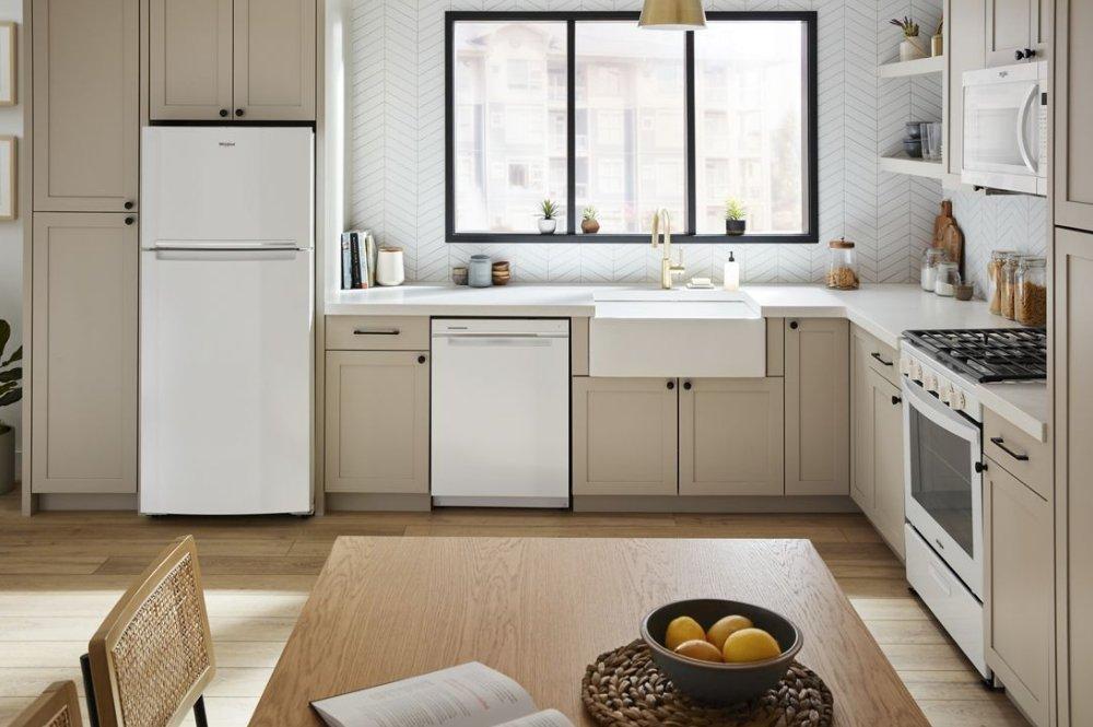 Whirlpool White 16.3 cu. ft. Top Mount Freezer Refrigerator 