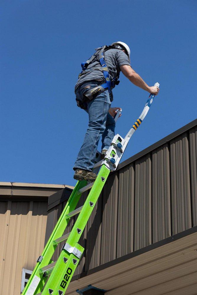Werner Ladder Safety Green Fiberglass 375 lb. Extension Ladder 