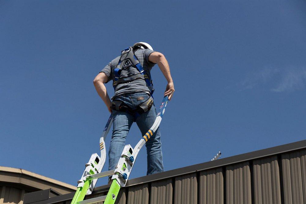 Werner Ladder Safety Green Fiberglass 375 lb. Extension Ladder 