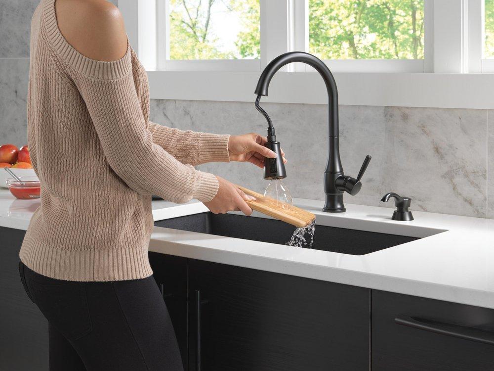Single Handle Pull Down Kitchen Faucet with Soap Dispenser in Matte Black 