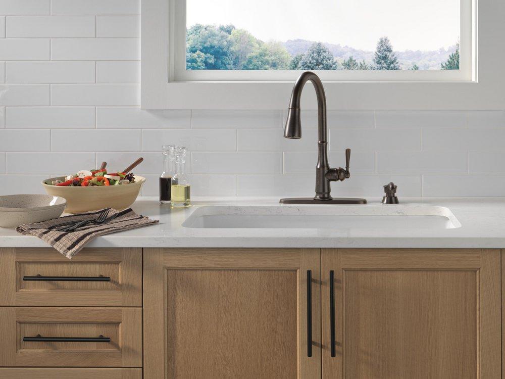 Delta Faucet Venetian Bronze Single Handle Pull Down Kitchen Faucet 