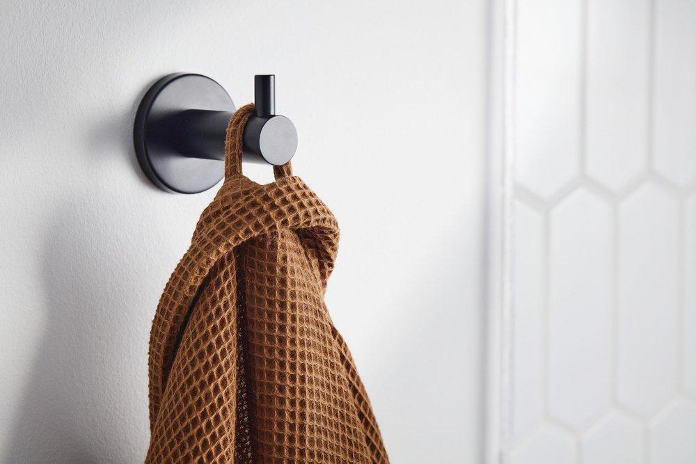 Peerless&reg; Matte Black 1-Hook Robe Hook 