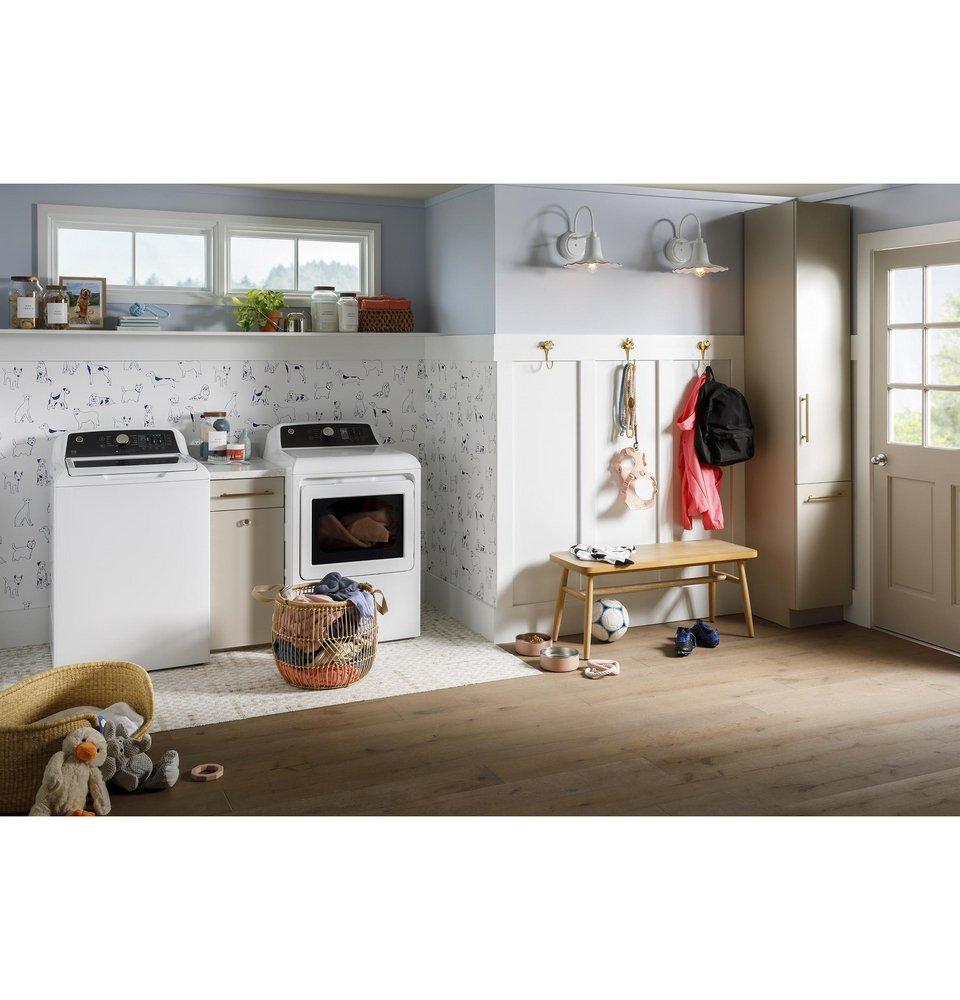 GE&reg; White 27 x 30-1/2 in. 7.4 cu. ft. 120V Gas Dryer 