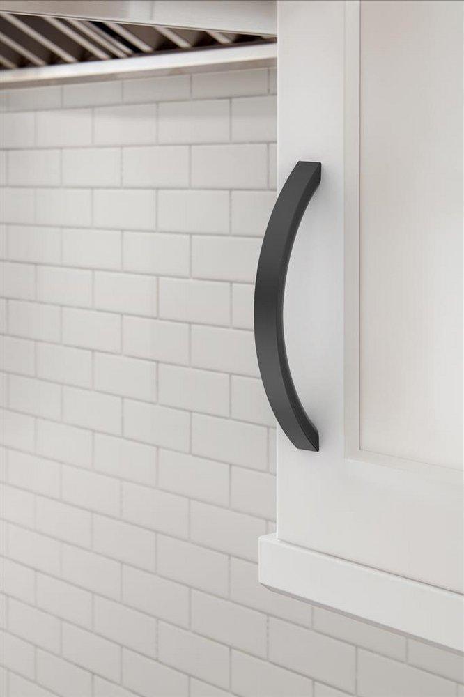 EVERYDAY MODERN 5-1/16 IN 128 MM CENTER-TO-CENTER MATTE BLACK CABINET PULL MABL 