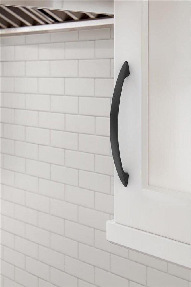 EVERYDAY MODERN 5-1/16 IN 128 MM CENTER-TO-CENTER MATTE BLACK CABINET PULL MABL 