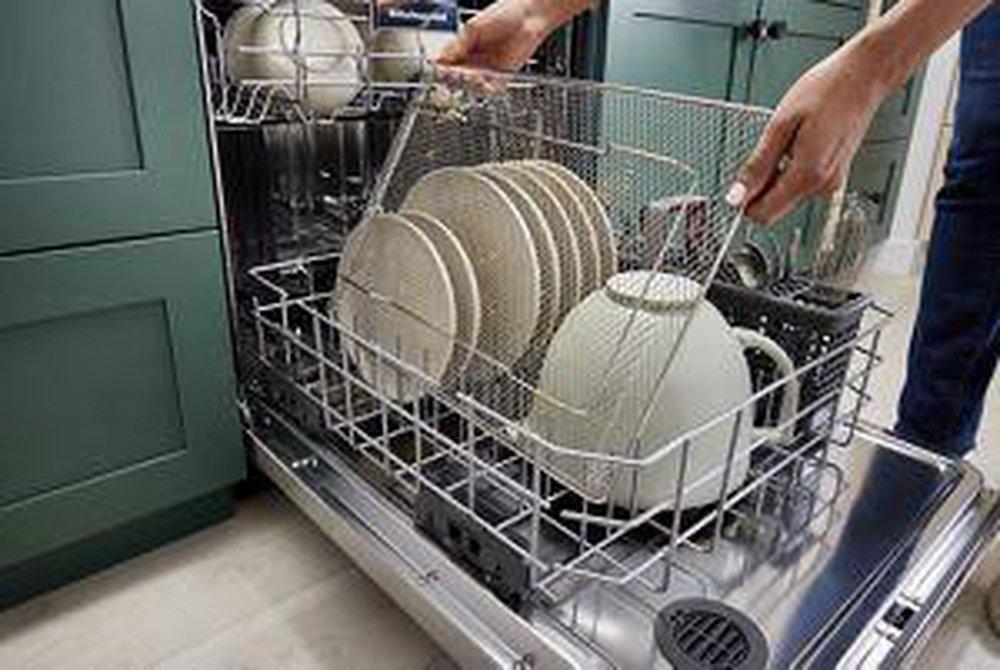 KitchenAid Stainless Steel 29-7/8 in. 6.40 cu. ft. Induction Electric Slide-In Range 