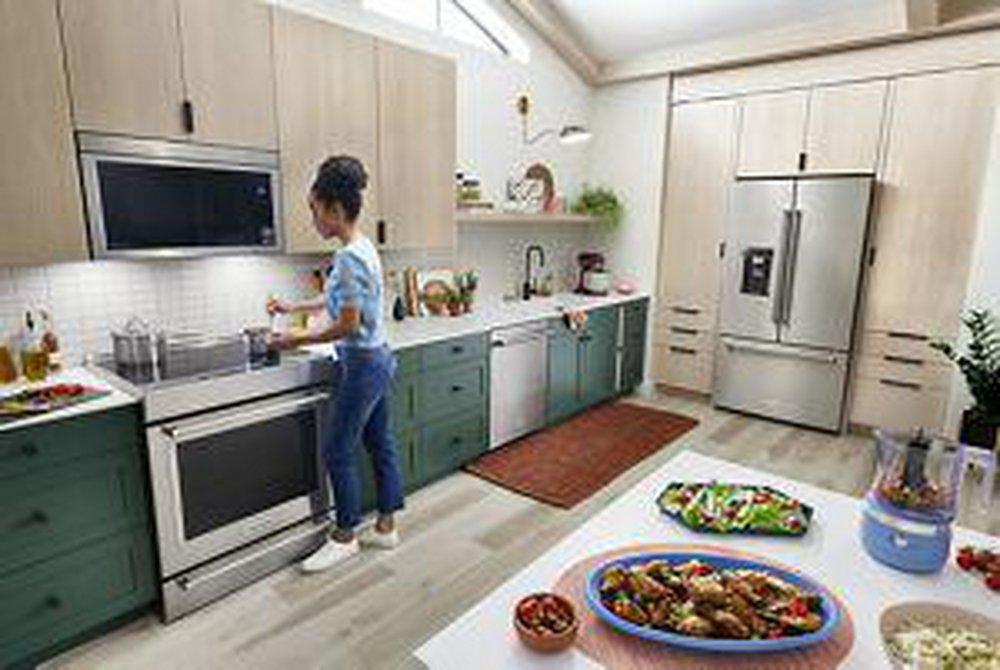 KitchenAid Stainless Steel 29-7/8 in. 6.40 cu. ft. Induction Electric Slide-In Range 