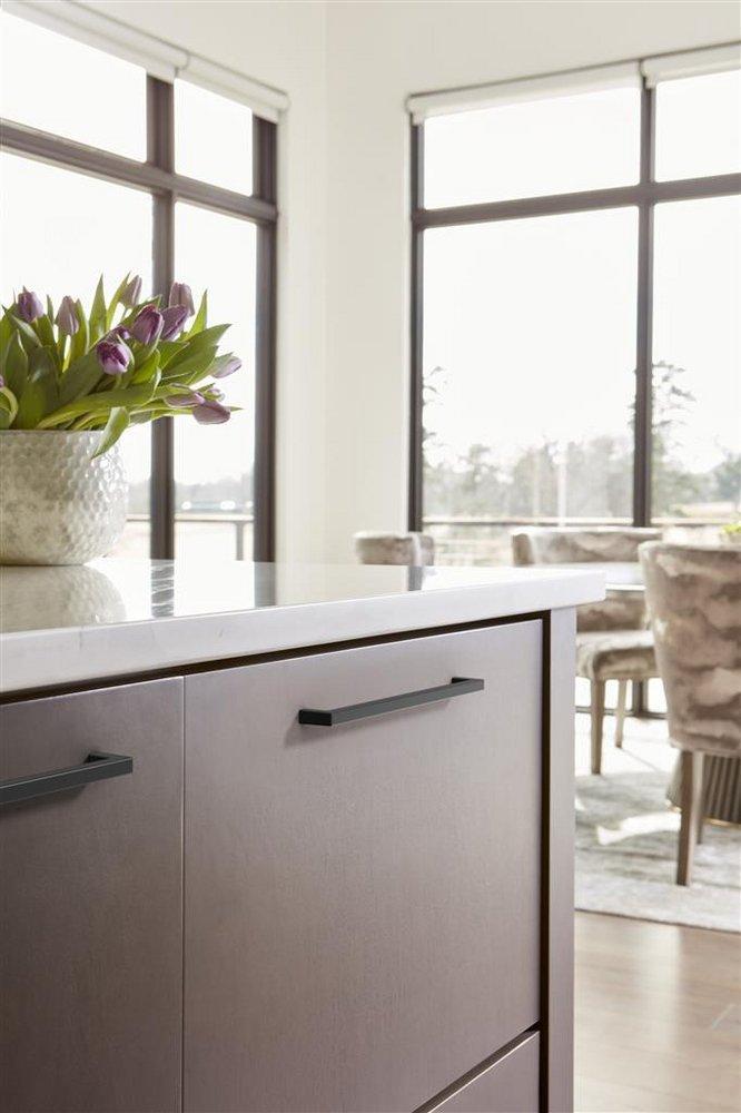 10-1/16 C-C BAR PULL MATTE BLACK *MONUMENT 