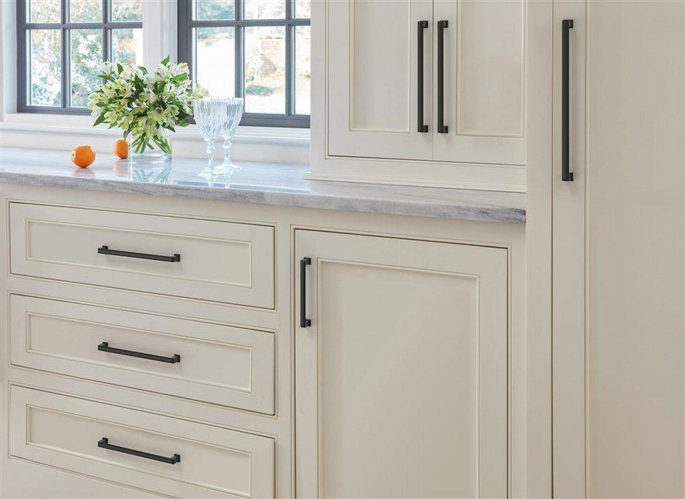 APPOINT 6-5/16 IN 160MM CENTER-TO-CENTER MATTE BLACK CABINET PULL 