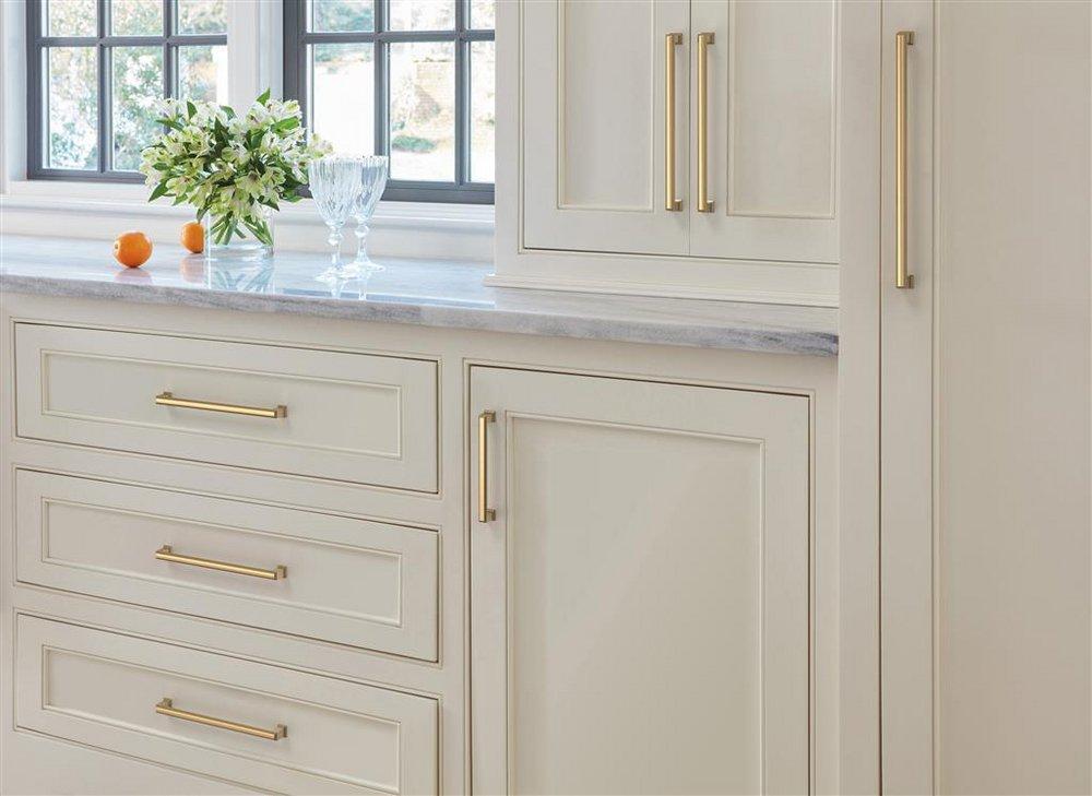 APPOINT 10-1/16 IN 256MM CENTER-TO-CENTER CHAMPAGNE BRONZE CABINET PULL 