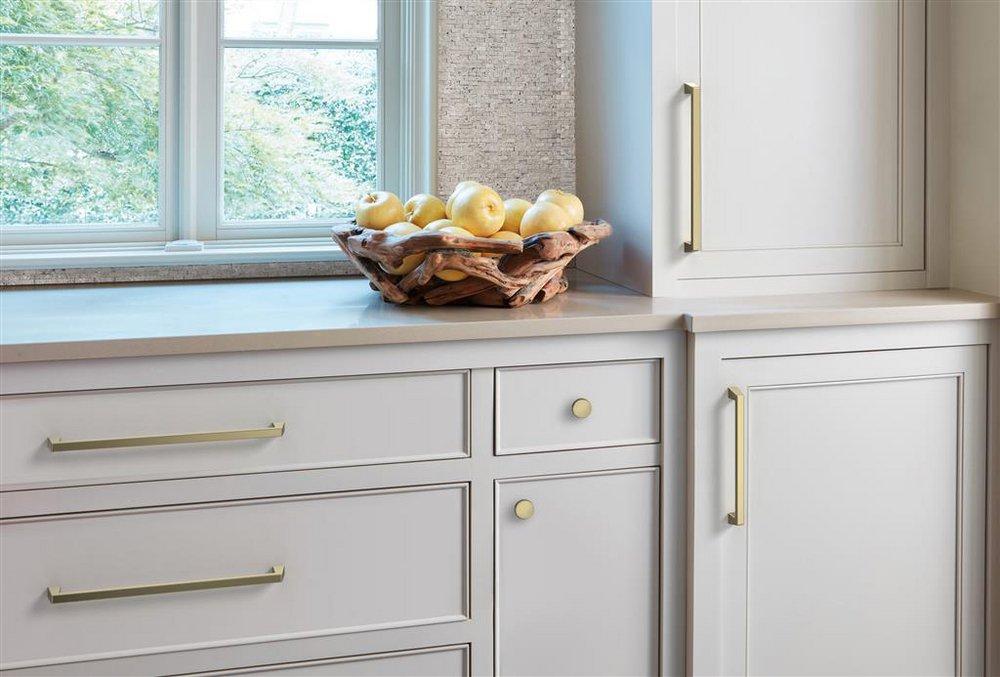 12-5/8 C-C BAR PULL GOLDEN CHAMPAGNE *BLACKROCK 