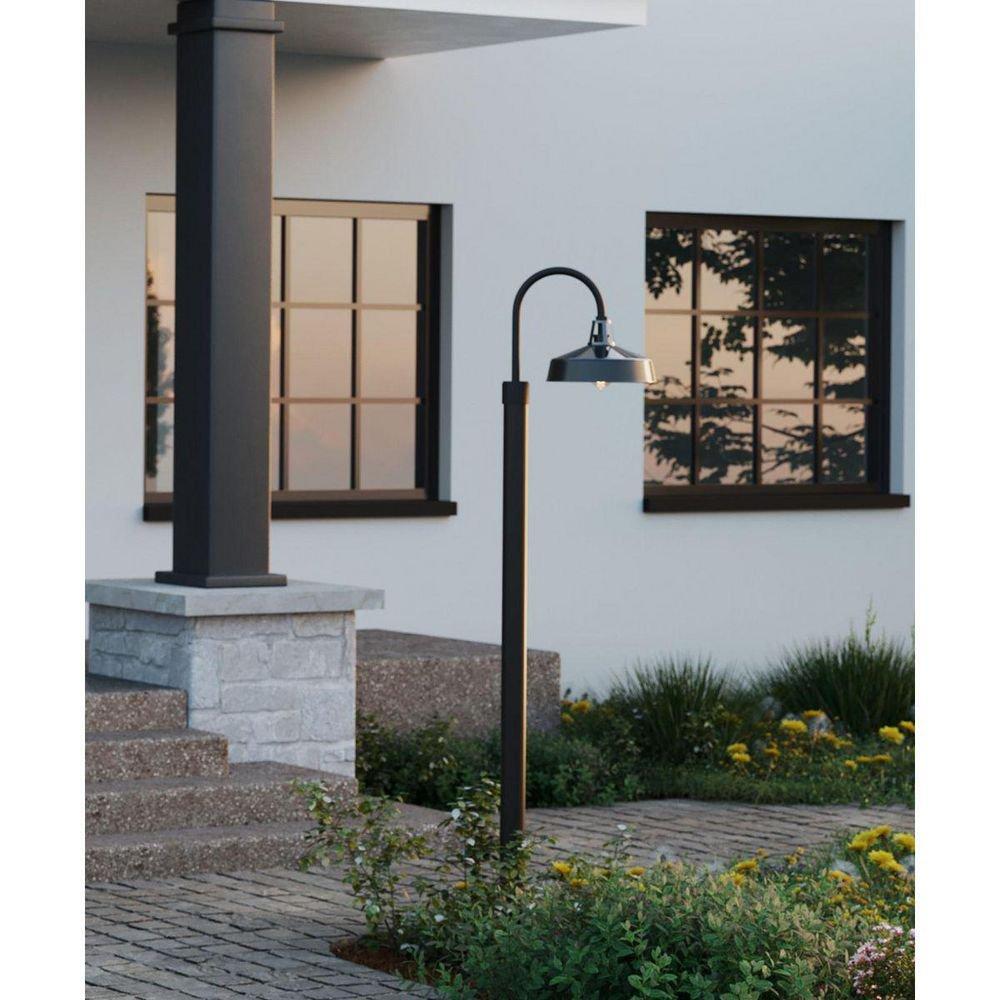 1-Light Wall Sconce in Black 