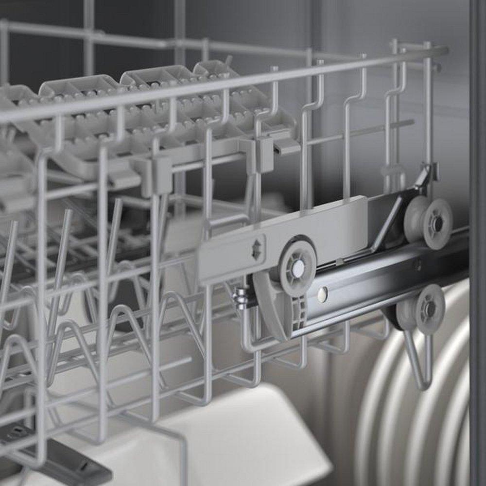 23-9/16 in. Built-In Dishwasher in White 
