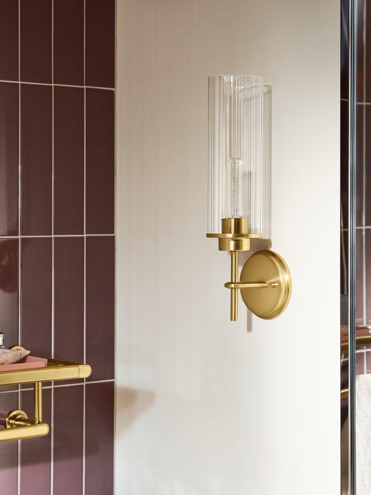 BG 1 100W T BATH LIGHT GREENFIELD 