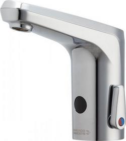 Single Handle Deck Mount Faucet in Chrome Plated