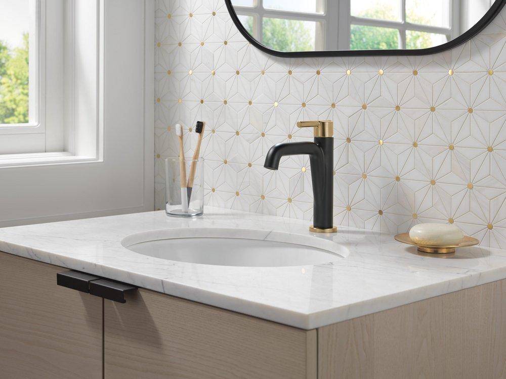 DELTA NICOLI SINGLE HANDLE BATHROOM FAUCET 