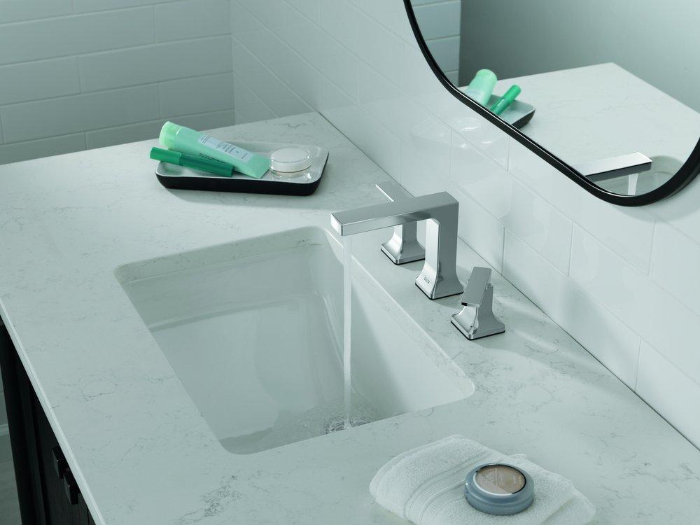 Delta Faucet Chrome Two Handle Widespread Bathroom Sink Faucet 