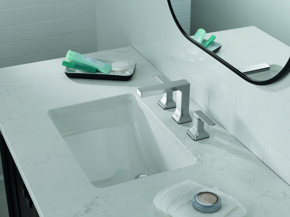 Delta Faucet Chrome Two Handle Widespread Bathroom Sink Faucet 