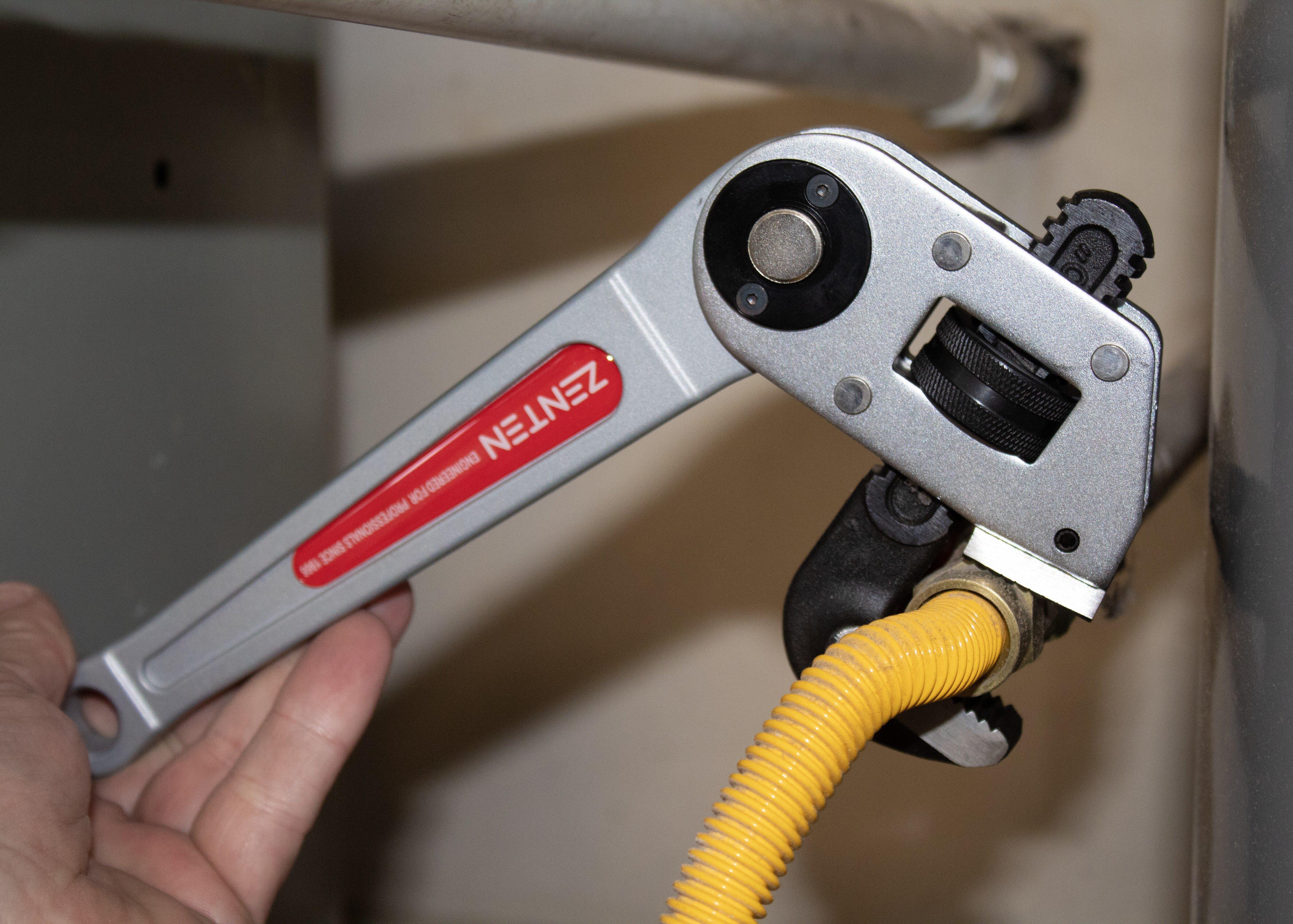 Self Locking Heavy Duty 10" Wrench with Jaw Capacity Up To 34mm 