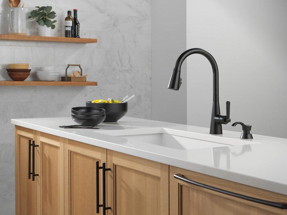 Single Handle Pull Down Kitchen Faucet with Soap Dispenser in Matte Black 