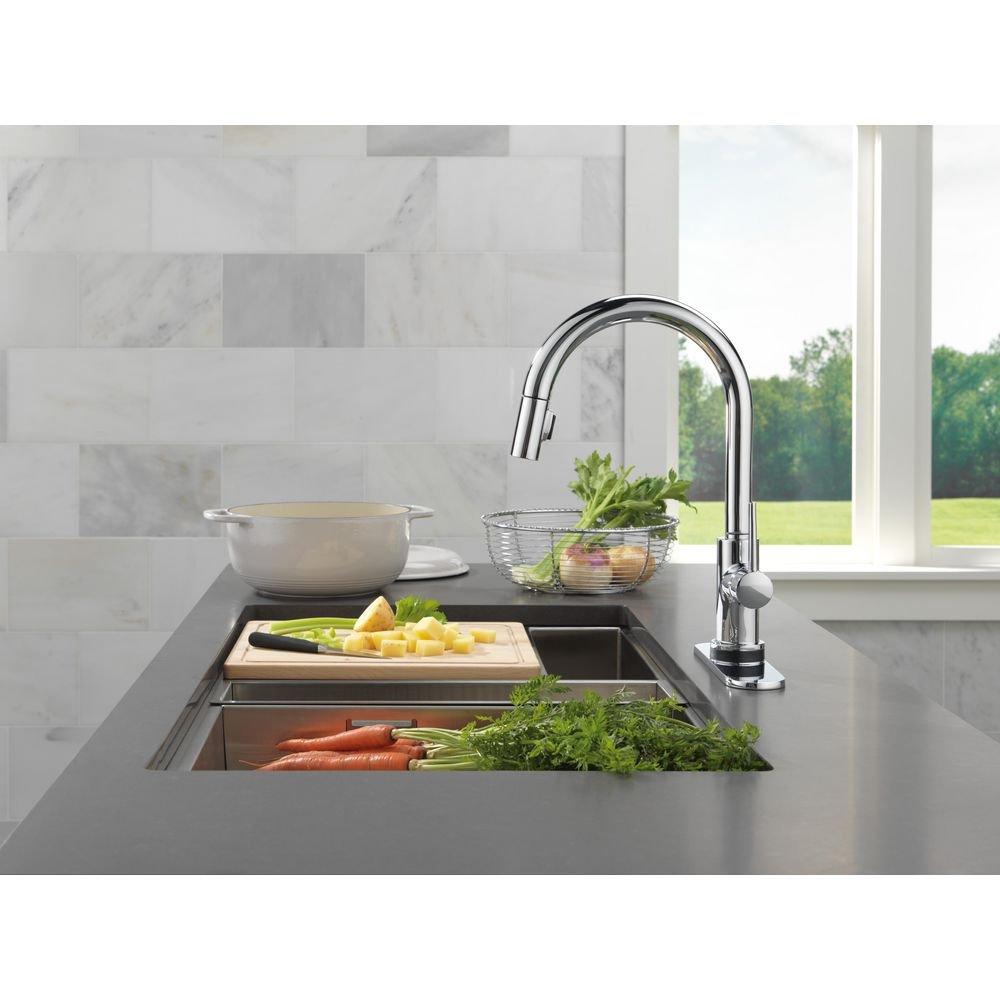 Single Handle Pull Down Kitchen Faucet with Touch and Voice Activation in Chrome 