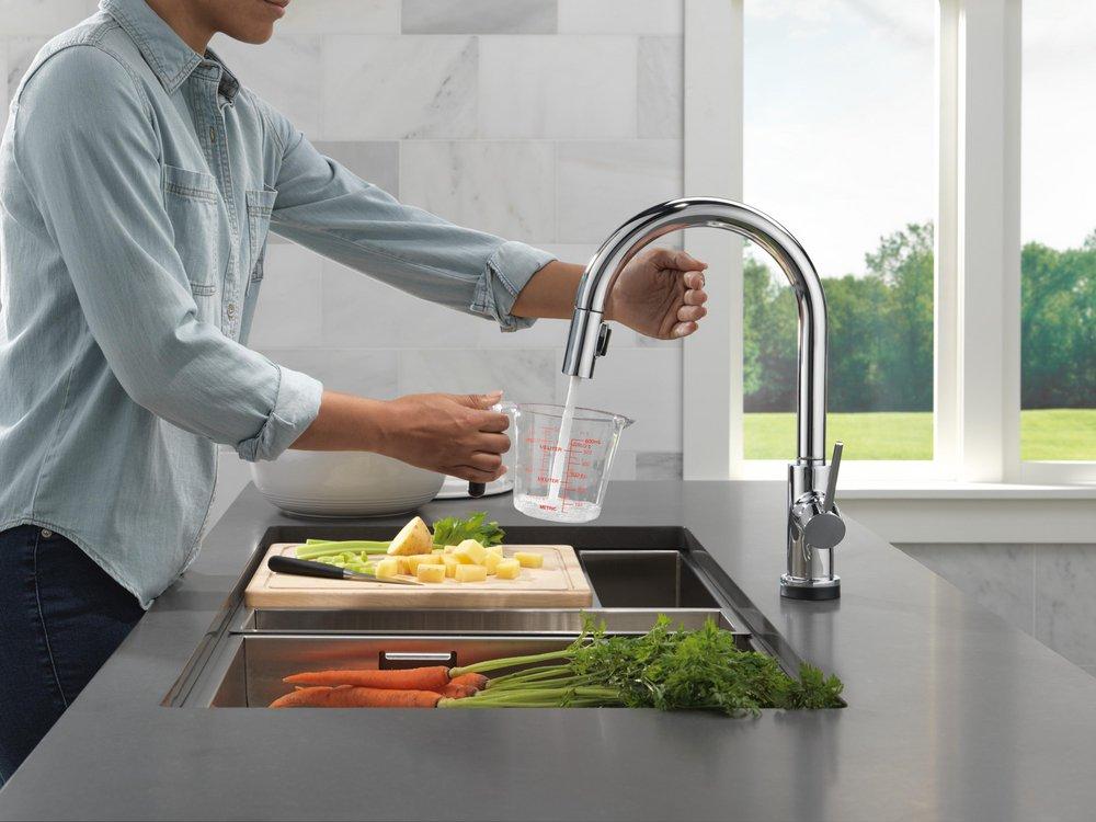 Single Handle Pull Down Kitchen Faucet with Touch and Voice Activation in Chrome 
