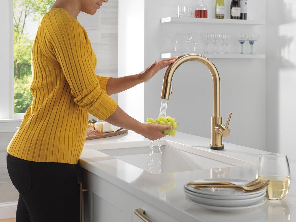Single Handle Pull Down Kitchen Faucet with Touch and Voice Activation in Champagne Bronze 