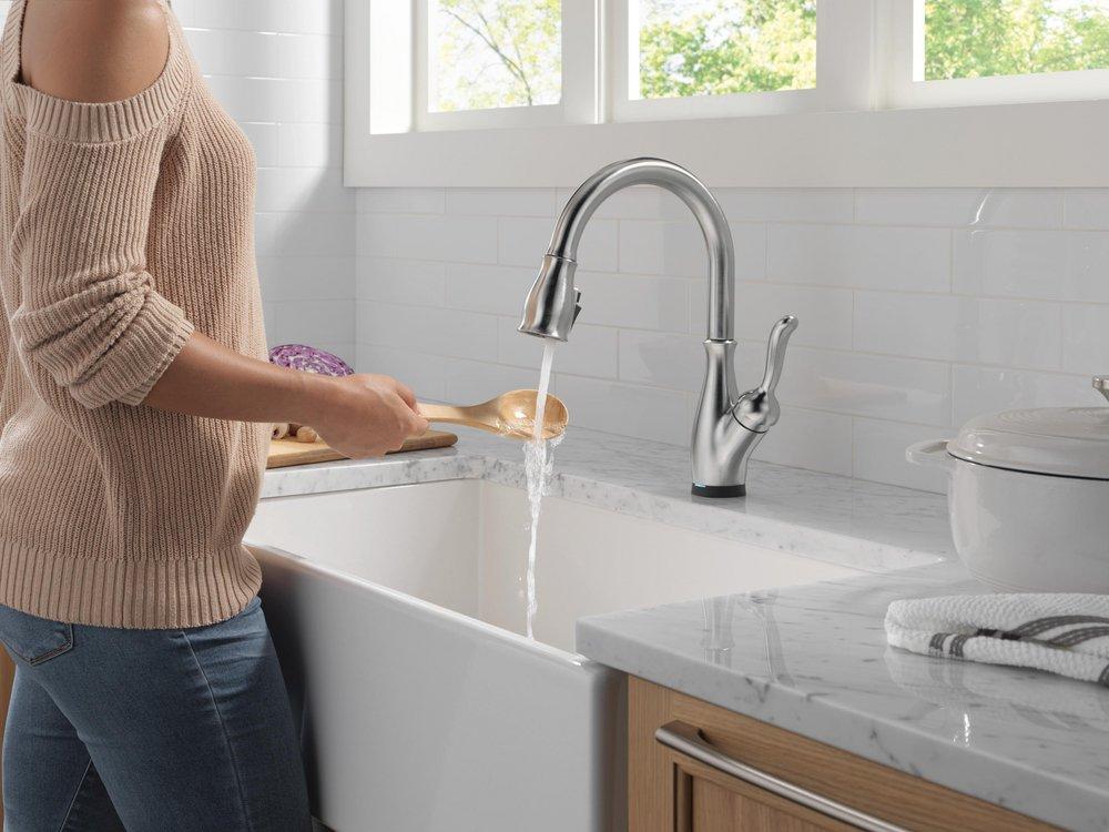 Single Handle Pull Down Touchless Kitchen Faucet with Touch Activation in Arctic Stainless 