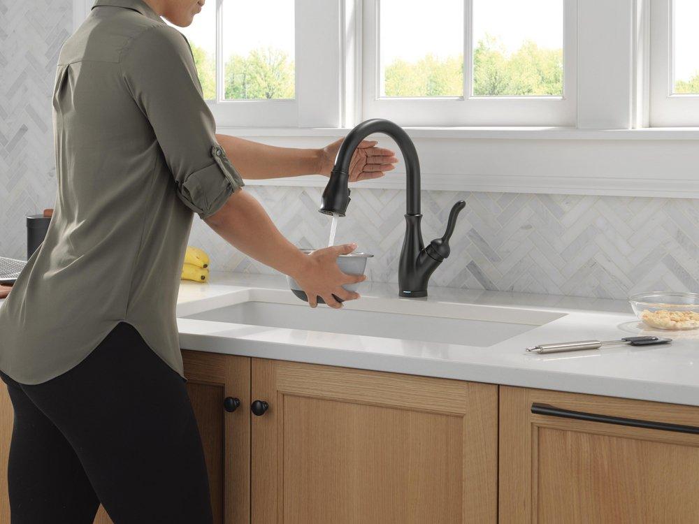 Single Handle Pull Down Touchless Kitchen Faucet with Touch Activation in Matte Black 