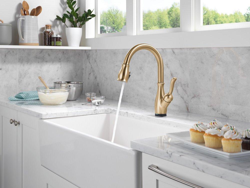 Single Handle Pull Down Touchless with Touch Activation Kitchen Faucet in Venetian Bronze 