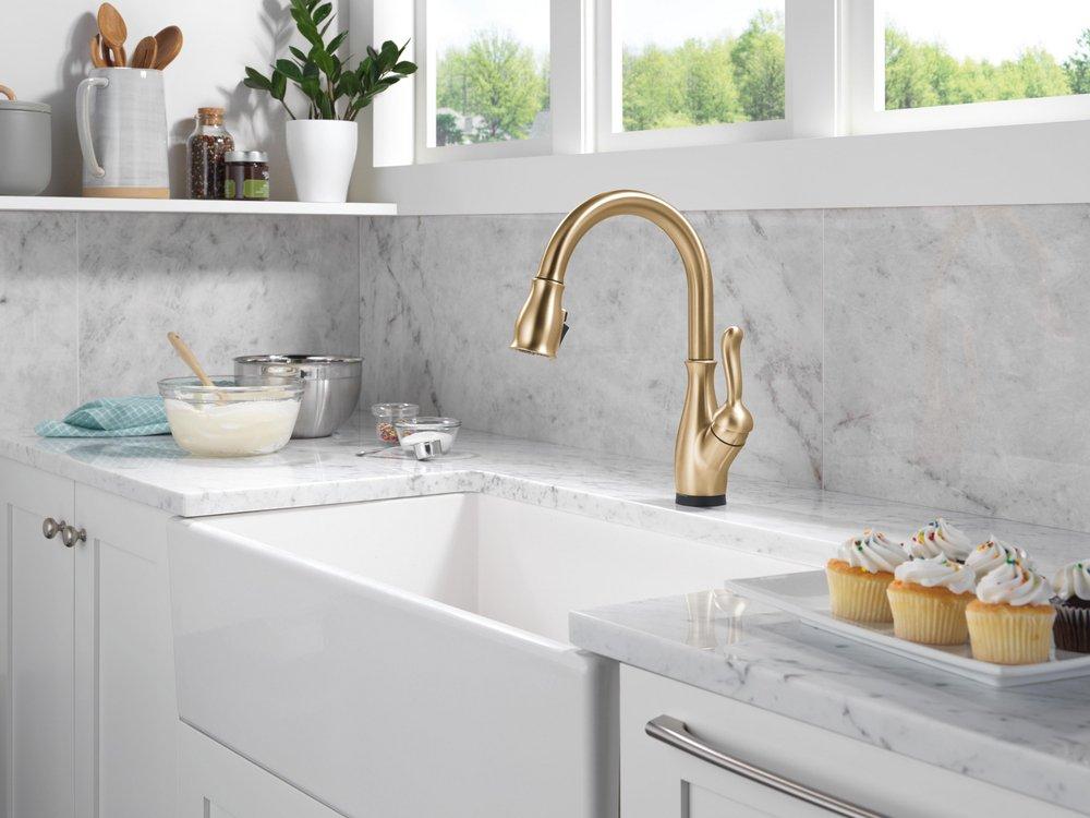 Single Handle Pull Down Touchless with Touch Activation Kitchen Faucet in Venetian Bronze 