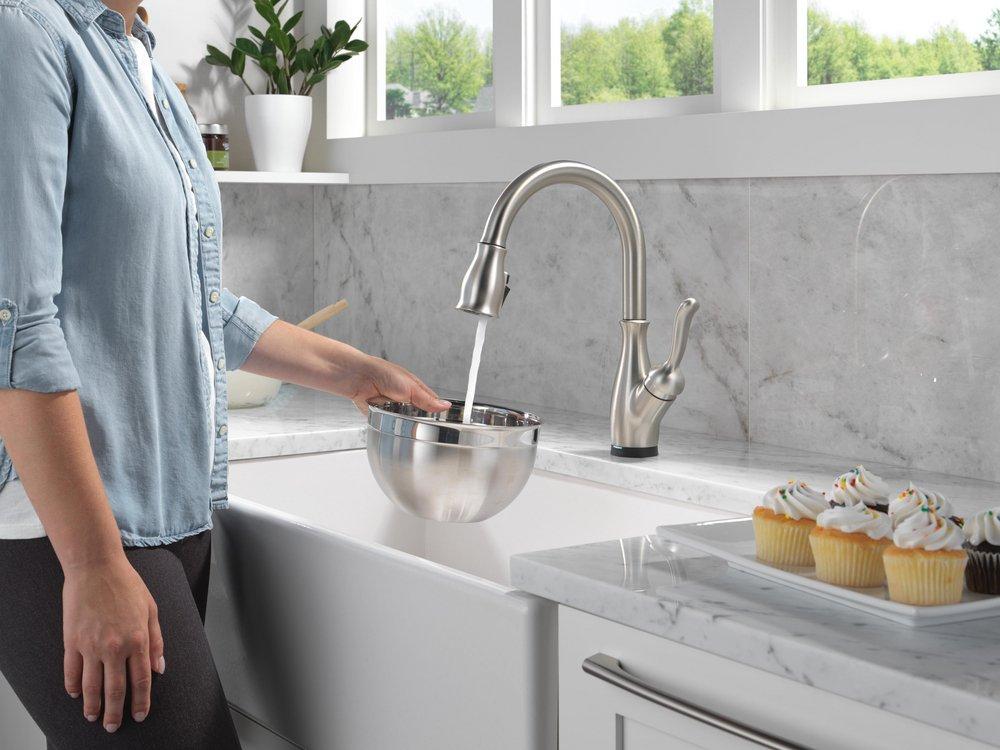 Single Handle Pull Down Touchless Kitchen Faucet with Touch Activation in SpotShield&reg; Stainless 