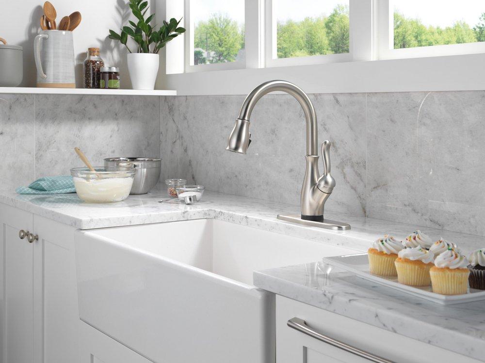 Single Handle Pull Down Touchless Kitchen Faucet with Touch Activation in SpotShield&reg; Stainless 