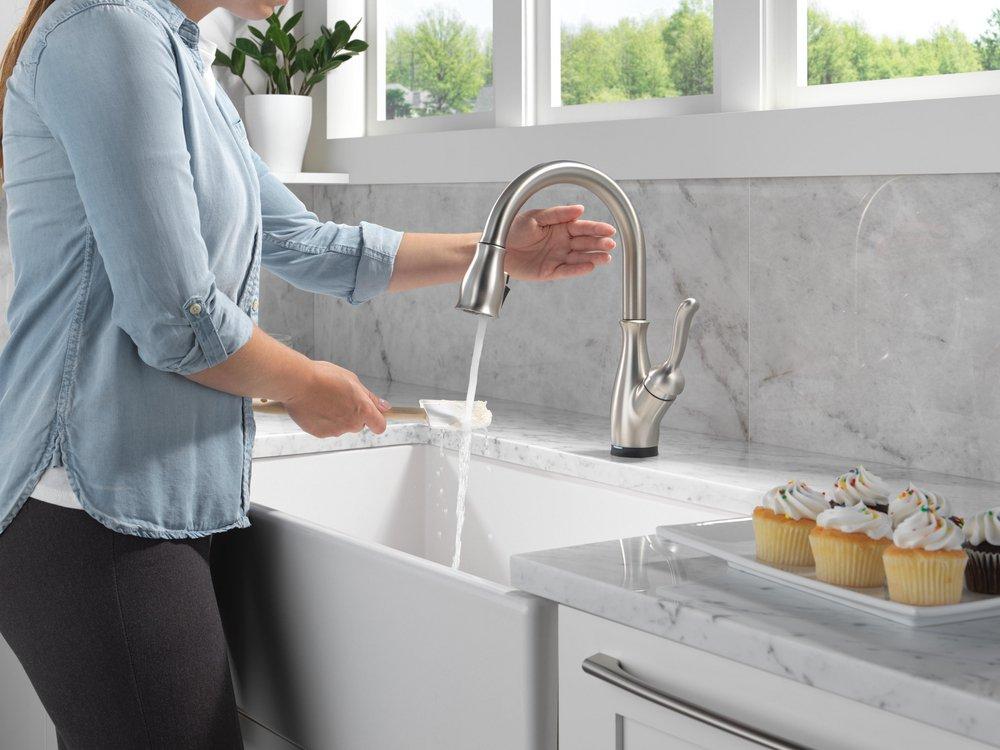 Single Handle Pull Down Touchless Kitchen Faucet with Touch Activation in SpotShield&reg; Stainless 