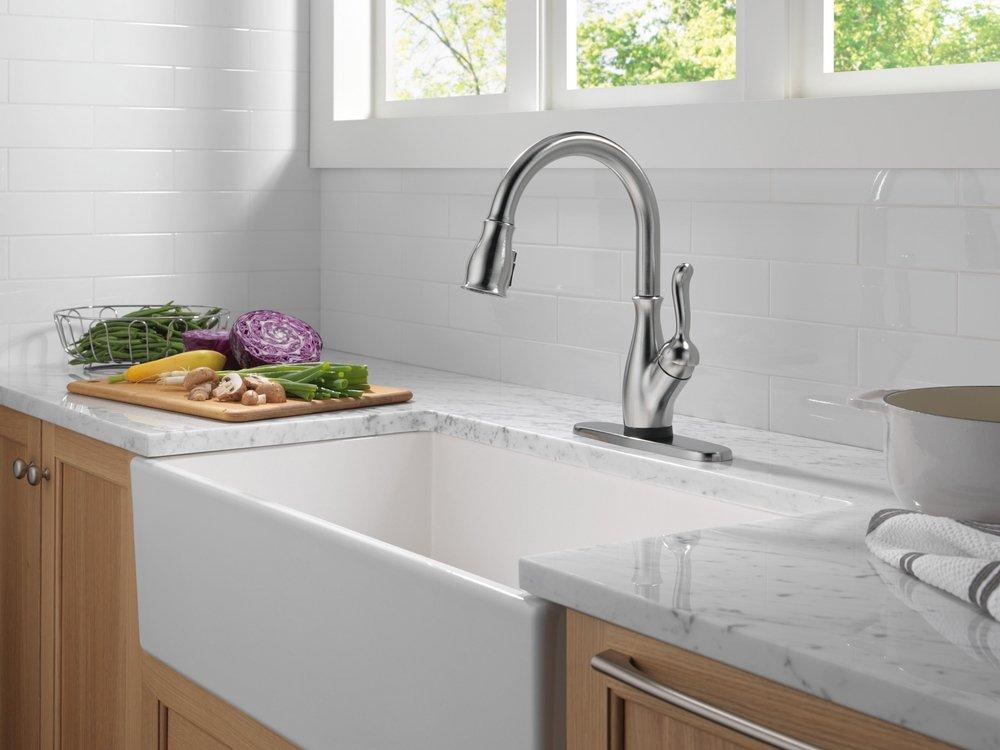 Single Handle Pull Down Touchless Kitchen Faucet with Touch and Voice Activation in Arctic Stainless 