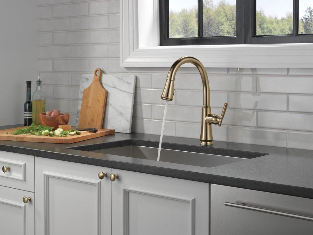 Single Handle Pull Down Kitchen Faucet in Champagne Bronze 
