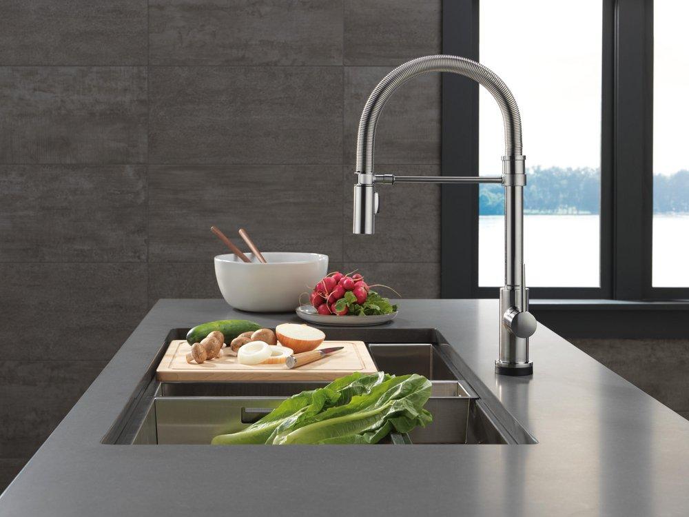 Single Handle Pull Down Kitchen Faucet with Touchless or Touch Activation in Arctic Stainless 