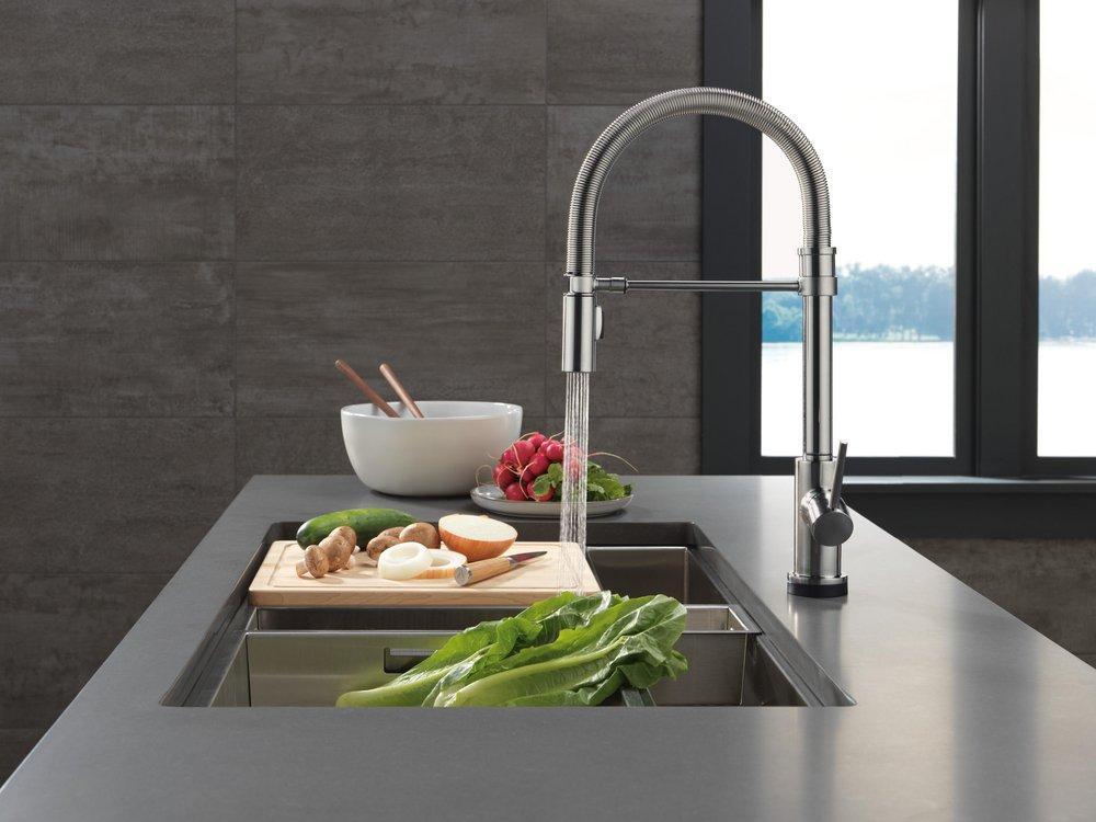Single Handle Pull Down Kitchen Faucet with Touchless or Touch Activation in Arctic Stainless 